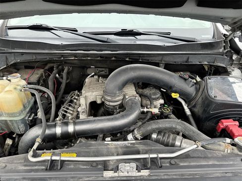 Used 2017 Nissan Titan PRO-4X image 24