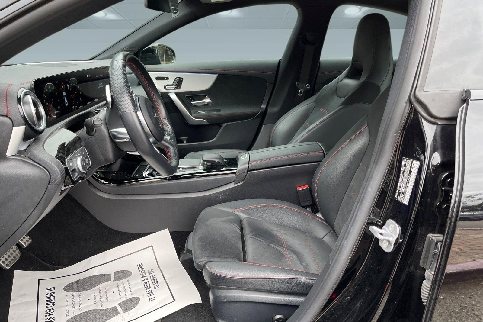 Used 2023 Mercedes-Benz CLA 250 image 3