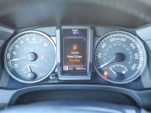 Used 2019 Toyota Tacoma TRD Sport image 22