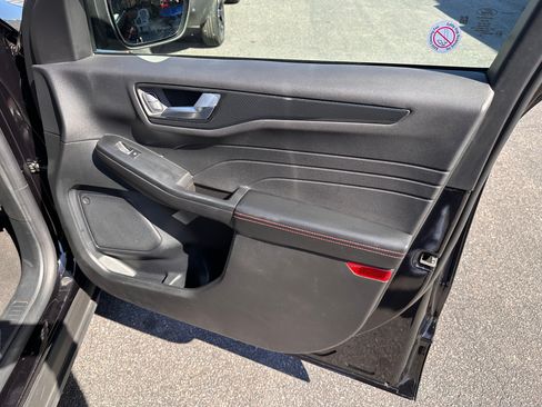 Used 2025 Ford Escape ST-Line FWD image 13