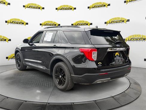Used 2023 Ford Explorer XLT w/ Equipment Group 202A image 3