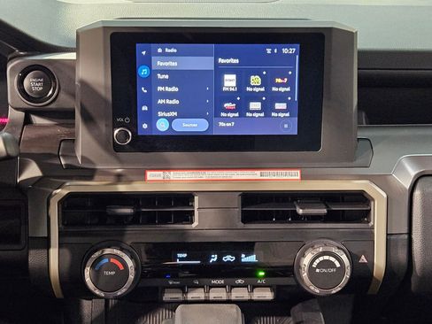 Certified 2025 Toyota Tacoma SR5 AWD/4WD image 16