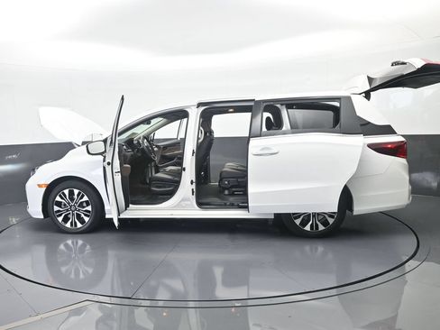 Used 2025 Honda Odyssey Elite image 81