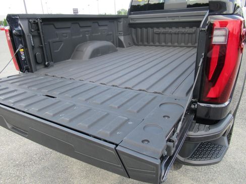 Used 2024 GMC Sierra 2500 Denali w/ Denali Reserve Package AWD/4WD image 33