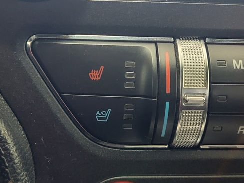 Used 2017 Ford Mustang Premium image 25