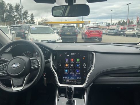 Used 2025 Subaru Outback Premium image 6