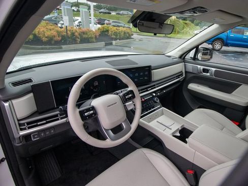 Used 2026 Hyundai Santa Fe SEL FWD image 6
