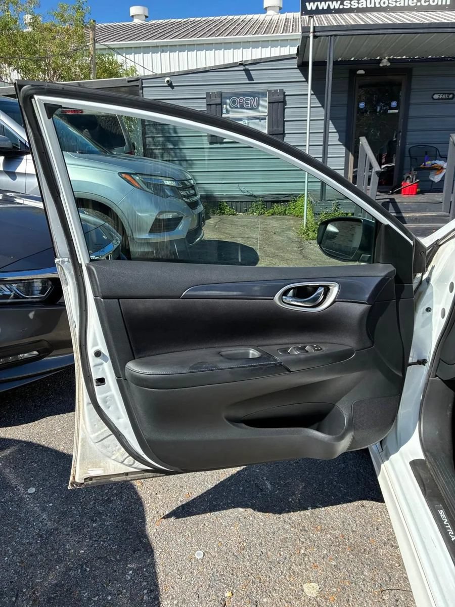 Used 2018 Nissan Sentra SR FWD image 10