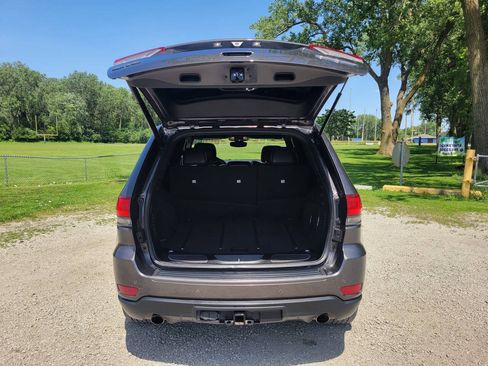 Used 2017 Jeep Grand Cherokee Trailhawk AWD/4WD image 9