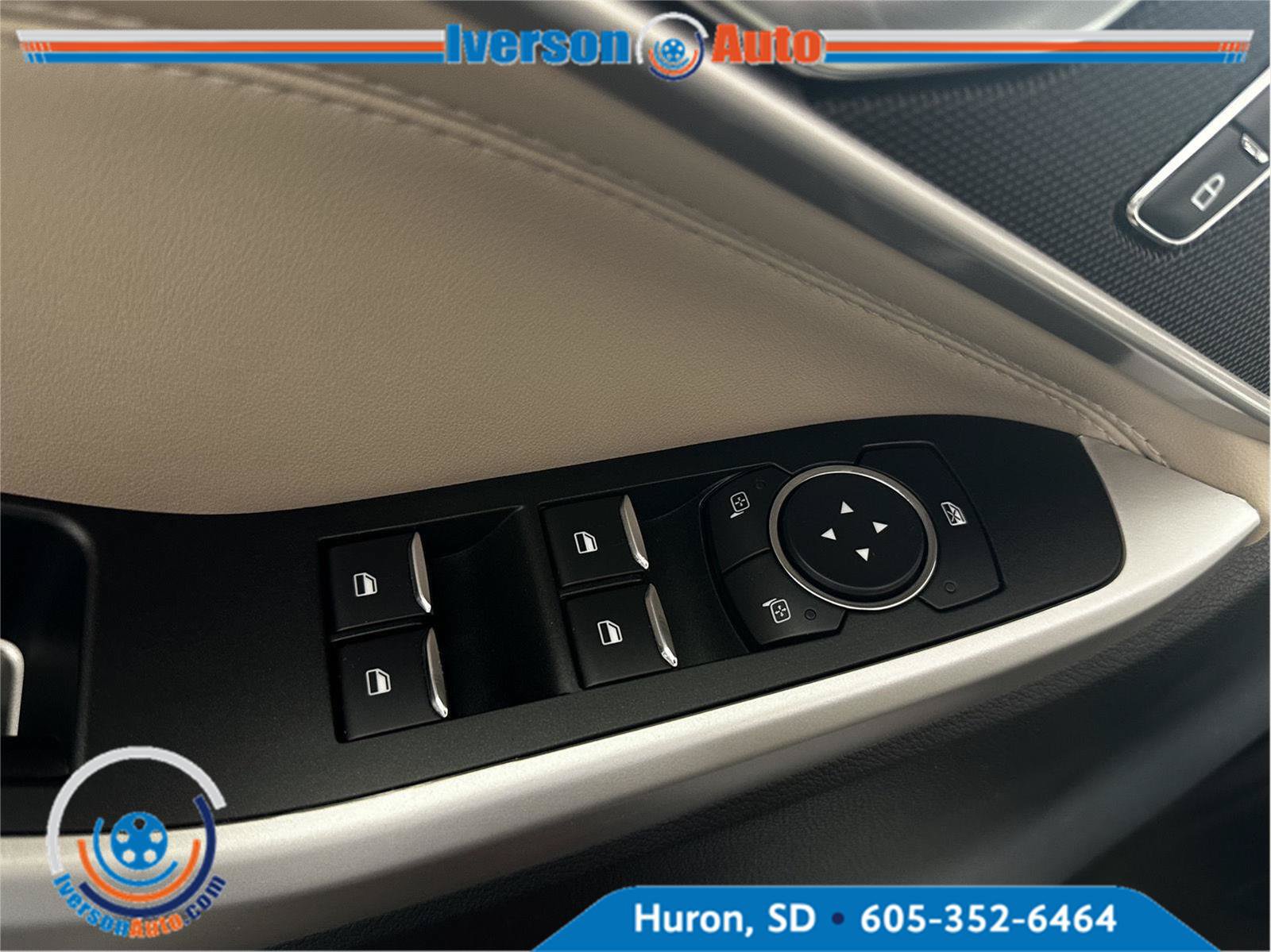 Used 2022 Ford Explorer XLT w/ Equipment Group 202A AWD/4WD image 13