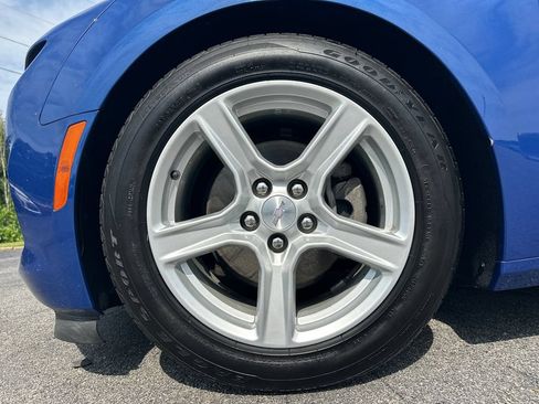 Used 2019 Chevrolet Camaro LT RWD image 12