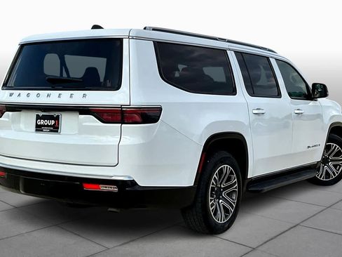 Used 2024 Jeep Wagoneer L Series II w/ Flexible Seating Group image 11