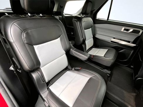 Used 2023 Ford Explorer XLT w/ Equipment Group 202A image 27