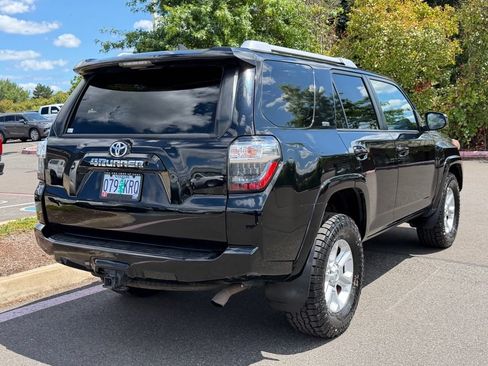 Used 2016 Toyota 4Runner SR5 AWD/4WD image 7