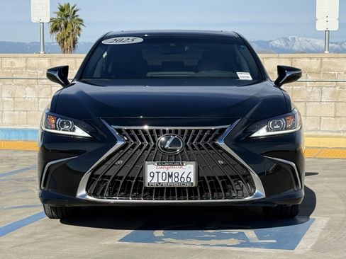 Certified 2025 Lexus ES 300h w/ Premium Package image 6