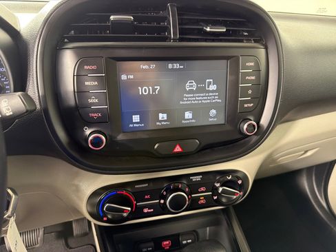 Used 2020 Kia Soul LX image 14