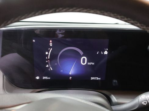 Used 2024 Buick Encore GX Preferred AWD/4WD image 38