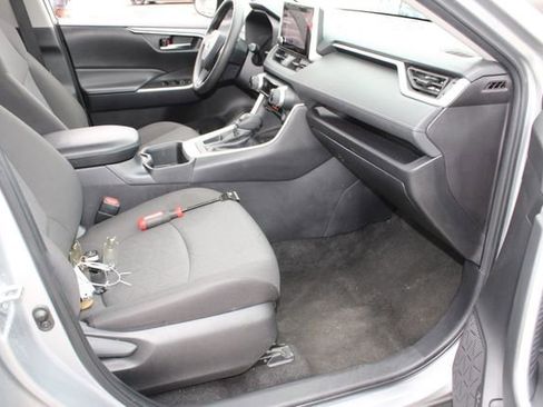 Used 2024 Toyota RAV4 XLE image 15