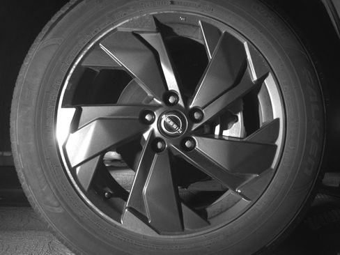 Used 2025 Nissan Rogue SV image 13