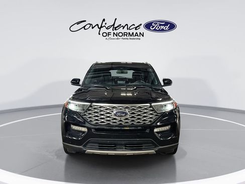 Used 2023 Ford Explorer Platinum w/ Technology Package AWD/4WD image 2