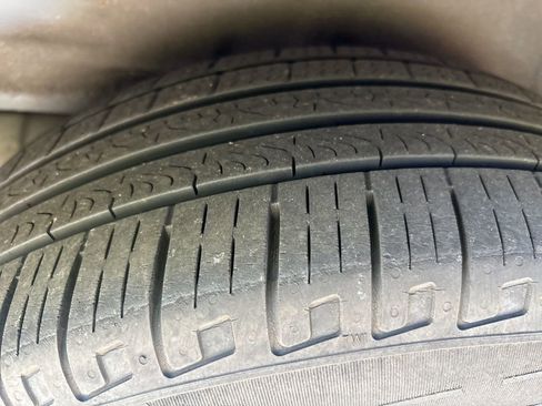 Used 2015 Toyota Corolla LE image 2