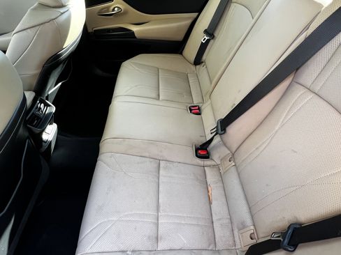 Certified 2021 Lexus ES 300h Ultra Luxury w/ Accessory Package 2 image 30