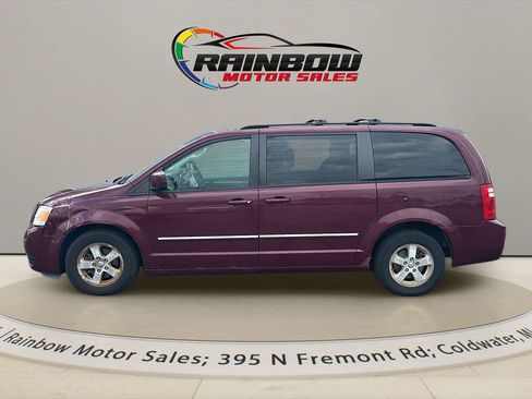 Used 2009 Dodge Grand Caravan SXT w/ Entertainment Group 2 FWD image 4