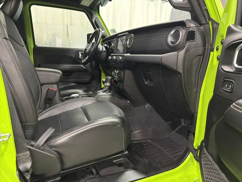 Used 2021 Jeep Gladiator Overland w/ Popular Equipment Package image 19