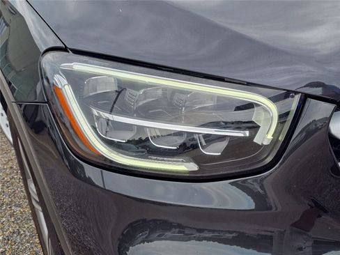 Used 2021 Mercedes-Benz GLC 300 4MATIC image 10