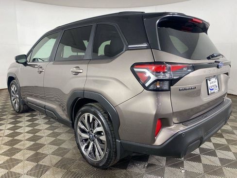 Used 2025 Subaru Forester Touring AWD/4WD image 9
