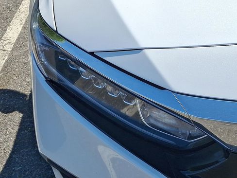 Used 2018 Honda Accord LX image 4
