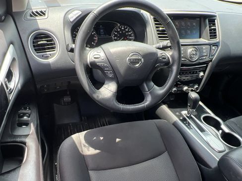 Used 2020 Nissan Pathfinder SV FWD image 14