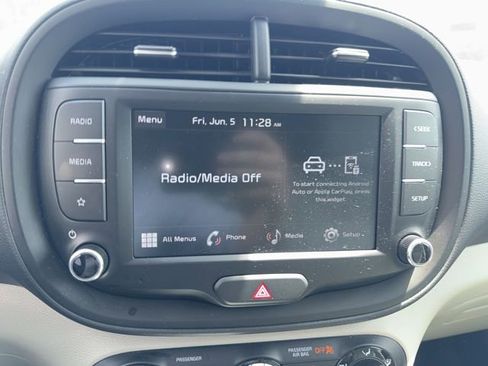 Certified 2025 Kia Soul LX w/ LX Technology Package FWD image 11