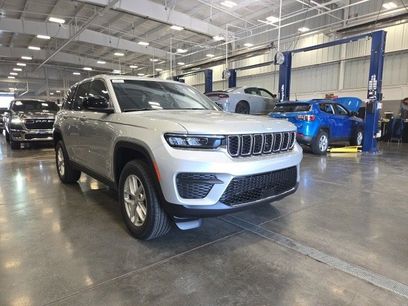 New 2025 Jeep Grand Cherokee Laredo