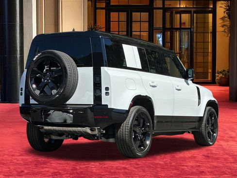 New 2026 Land Rover Defender 110 X-Dynamic SE image 8