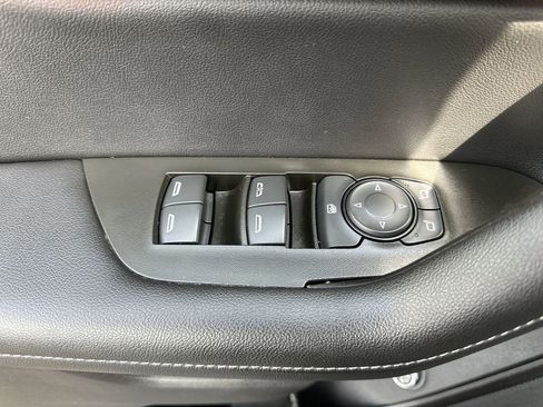 Used 2024 Chevrolet Blazer LT FWD image 5