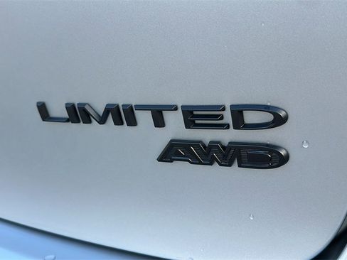 New 2026 Chrysler Pacifica Limited w/ S Appearance Package image 11