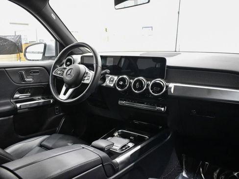 Used 2020 Mercedes-Benz GLB 250 4MATIC image 23