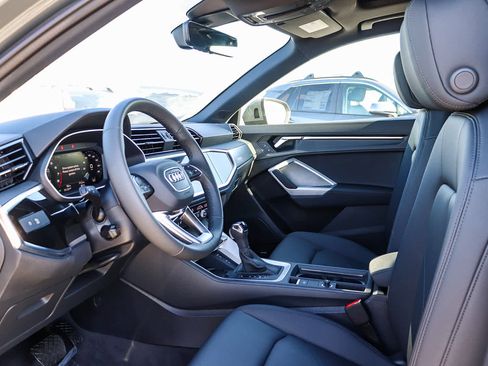 New 2025 Audi Q3 2.0T Premium image 24