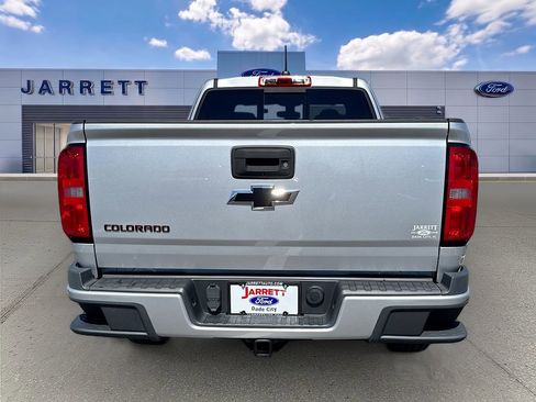 Used 2018 Chevrolet Colorado LT w/ Redline Special Edition RWD image 7