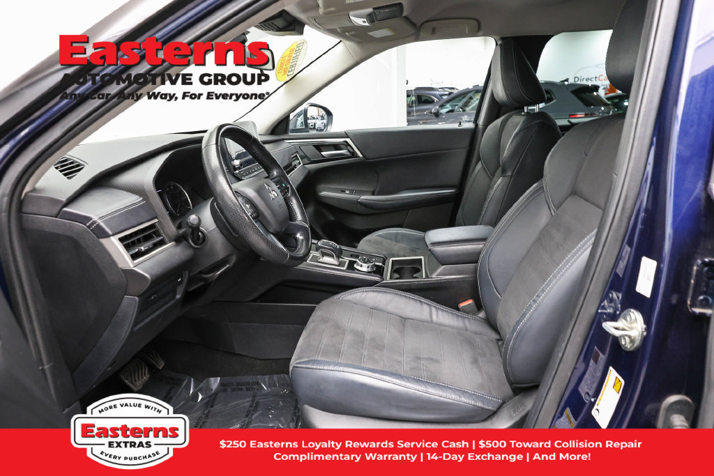 Used 2023 Mitsubishi Outlander SE AWD/4WD image 15