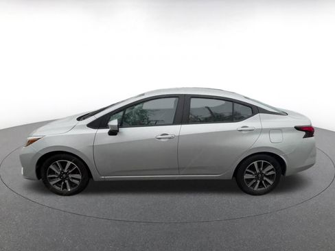 Used 2025 Nissan Versa SV FWD image 9