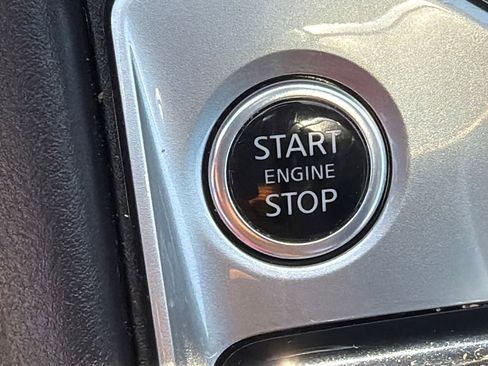 Used 2025 Nissan Altima 2.5 SV FWD image 30