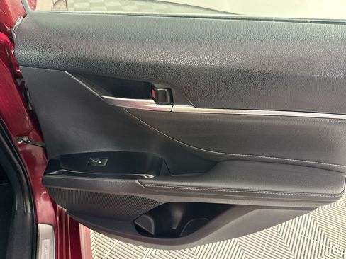 Used 2018 Toyota Camry XSE image 27