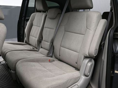 Used 2016 Honda Odyssey SE image 17