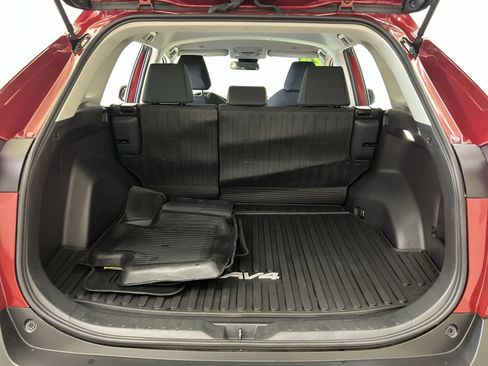 Used 2024 Toyota RAV4 LE AWD/4WD image 24