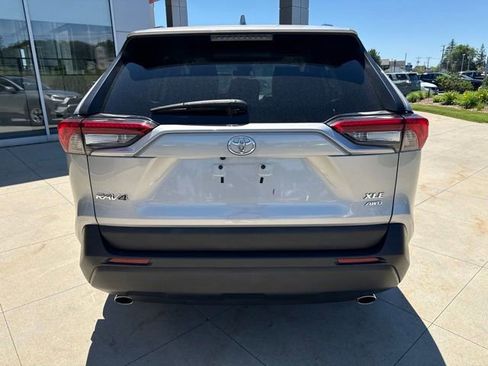 Used 2019 Toyota RAV4 XLE w/ Convenience Package AWD/4WD image 6