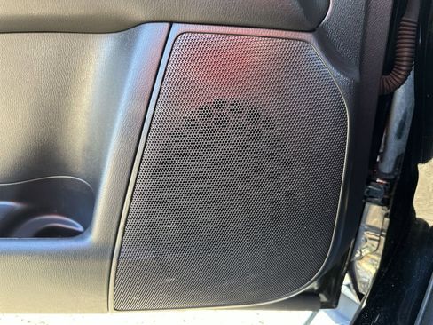 Used 2023 Nissan Armada SL w/ Captain's Chairs Package image 33