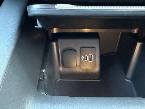 Used 2025 Ford Explorer ST AWD/4WD image 24