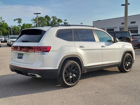 Certified 2026 Volkswagen Atlas SE FWD image 5